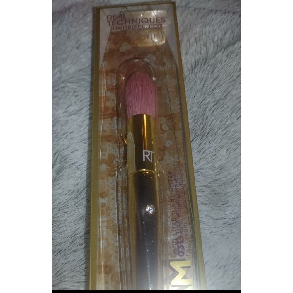 Real Techniques‎ Soft glam Luxe Highlighter Makeup Brush